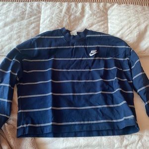 Nike crewneck top